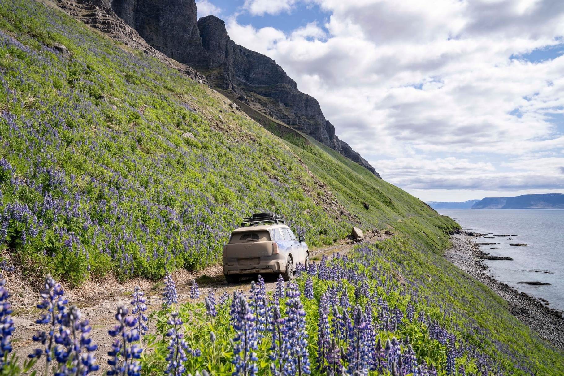 MINI Countryman SE ALL4 na Islândia.